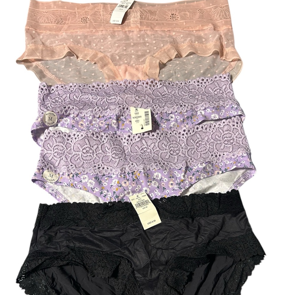 4 Pairs of Lace and Floral Panties all size M aerie and Aero all NWT